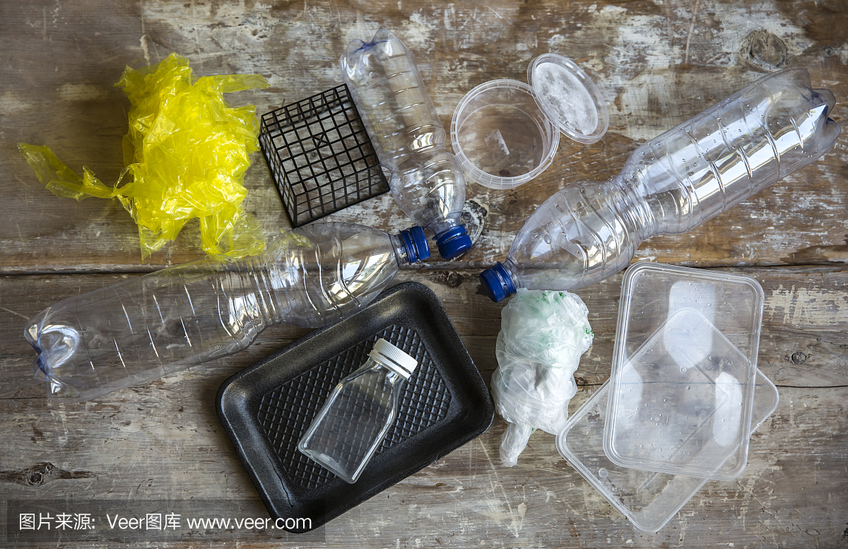 清空塑料袋、容器、瓶子
